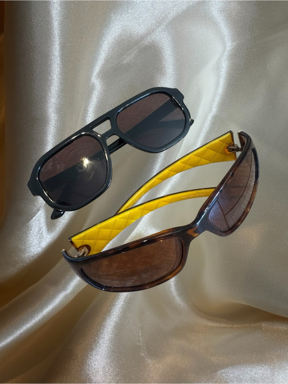 Yellow-Accent Men's Sunglasses - Stylish Polarized Shades